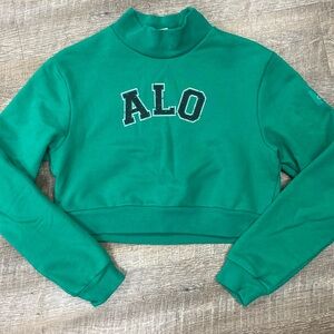 ALO Yoga Green Cropped Sweatshirt